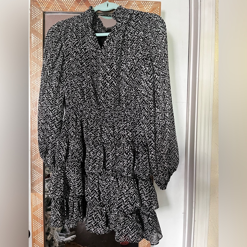 EXPRESS Black and White Print Tiered Ruffle Mini Dress - Size Small